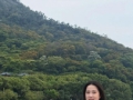 一袭白裳梅花泪一山水旁映一梅