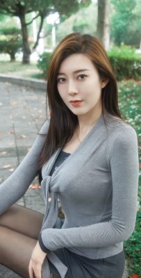 人生有几个瞬间 心是热的 话是真的 爱是不必权衡利弊的。。