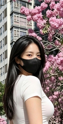 滨江步道闲逛，垂丝海棠下撞见松弛感拉满的拍花女生