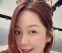 你说衣服好看还是我好看[害羞]