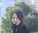 穿黑衣的时尚女生
