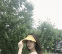 漫走水乡街巷，与清风绿意碰面，T恤+牛仔裤永不过时。#简约t恤牛仔裤# #针织配牛仔裤# #通勤牛仔裤衬衫#