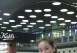 高铁站漂亮妹子好性感