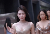 魅力十足的美眉