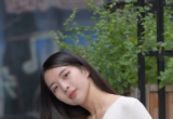白色紧身连衣裙穿搭