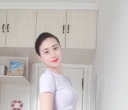园中闲坐的看花
