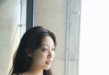 泳圈漂亮妹子夏天当然要玩水咯