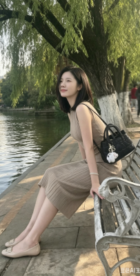 栩栩：把时间的指针调慢，捕捉一些闪闪发光的夏日碎片。✨