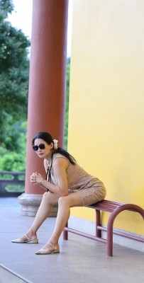 绷不住，大女人该用的拍照姿势！#旗袍 #拍照姿势#当我一直对照片不满意时