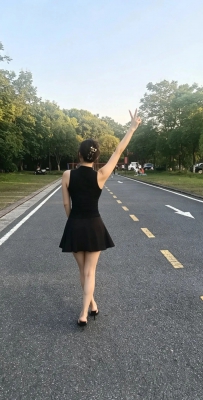 不用奔赴哪里，慢慢走就很好