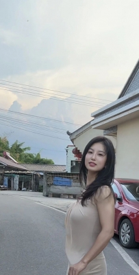 生而不被偏爱，只能自己发光