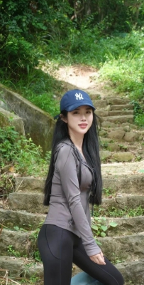 装备已备好，审美在线会拍照，就差一个一起征服山野、看湖看云的小伙伴