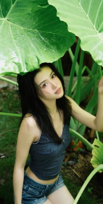 芳华影录：雨天️森林 清冷感湿发写真